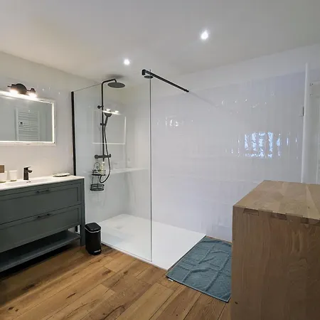 Charmante Avec Salle De Sport Et Repas Maison - Fr-1-582-507